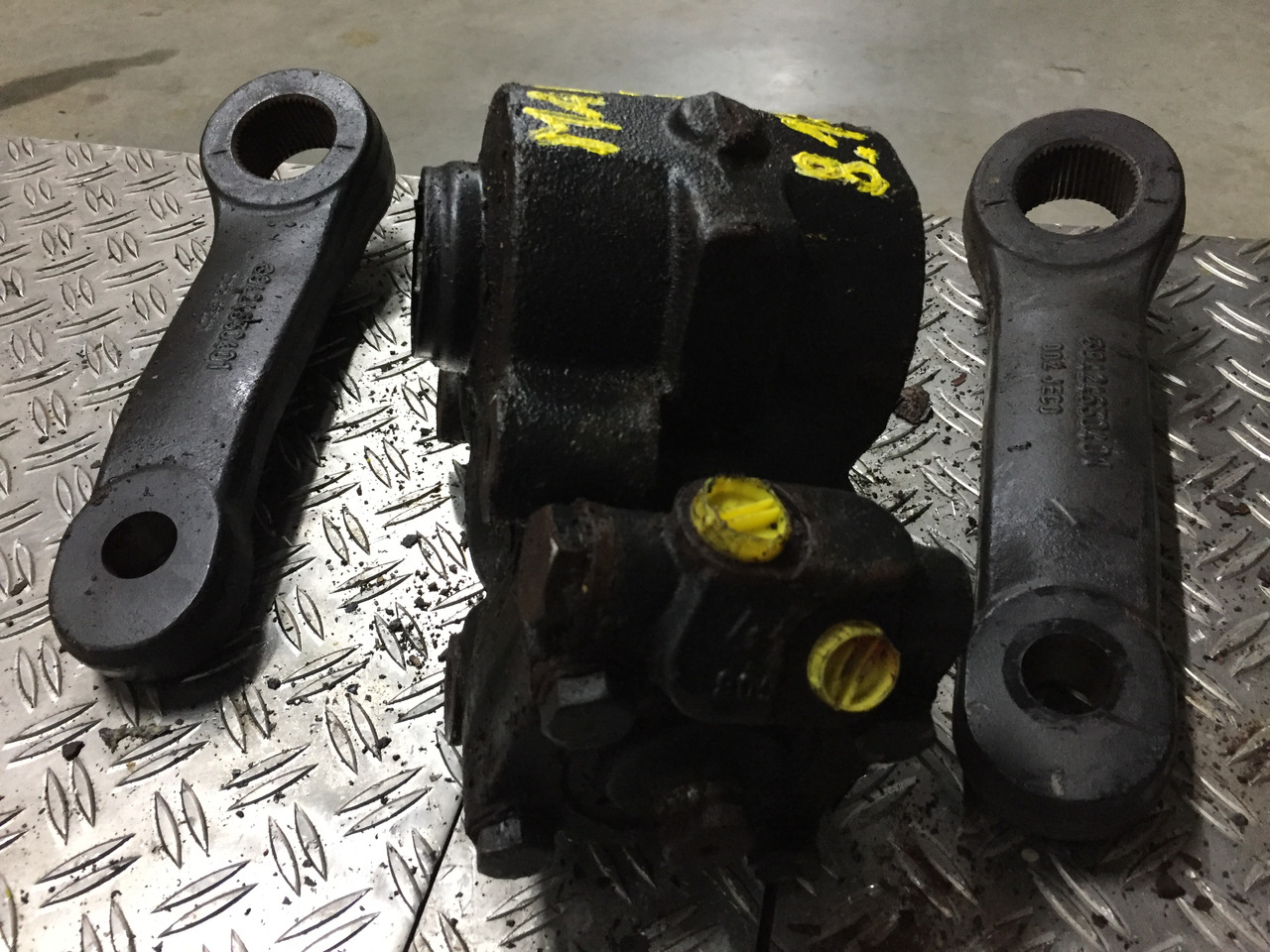 Gebrauchtes Lenkgetriebe MAN TGL, 8.180, Artikel - Nr.: 81.9999 - 9999 - Roolikarp - Veoauto: pilt 3 Gebrauchtes Lenkgetriebe MAN TGL, 8.180, Artikel - Nr.: 81.9999 - 9999 - Roolikarp - Veoauto: pilt 3