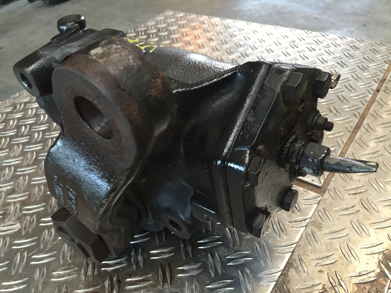 Gebrauchtes Lenkgetriebe, MAN TGM 15.280, Artikel - Nr. : 85.46200 - 6019 - Roolikarp - Veoauto: pilt 3 Gebrauchtes Lenkgetriebe, MAN TGM 15.280, Artikel - Nr. : 85.46200 - 6019 - Roolikarp - Veoauto: pilt 3