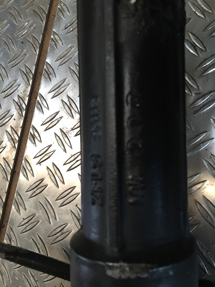 Gebrauchtes Lenkgetriebe, mechanisch, MAN TGA 26.440 XXL, Artikel - Nr. : 81.46200 - 6427 - Roolikarp - Veoauto: pilt 4 Gebrauchtes Lenkgetriebe, mechanisch, MAN TGA 26.440 XXL, Artikel - Nr. : 81.46200 - 6427 - Roolikarp - Veoauto: pilt 4