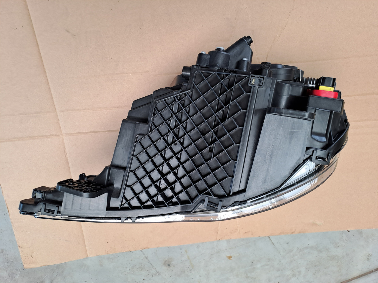 ---Neuw. Hauptscheinwerfer MAN TG3 rechts, Leuchtweitenverstellung, Artikel - Nr. : 81.25101 - 6738 - Esituled - Veoauto: pilt 4 ---Neuw. Hauptscheinwerfer MAN TG3 rechts, Leuchtweitenverstellung, Artikel - Nr. : 81.25101 - 6738 - Esituled - Veoauto: pilt 4