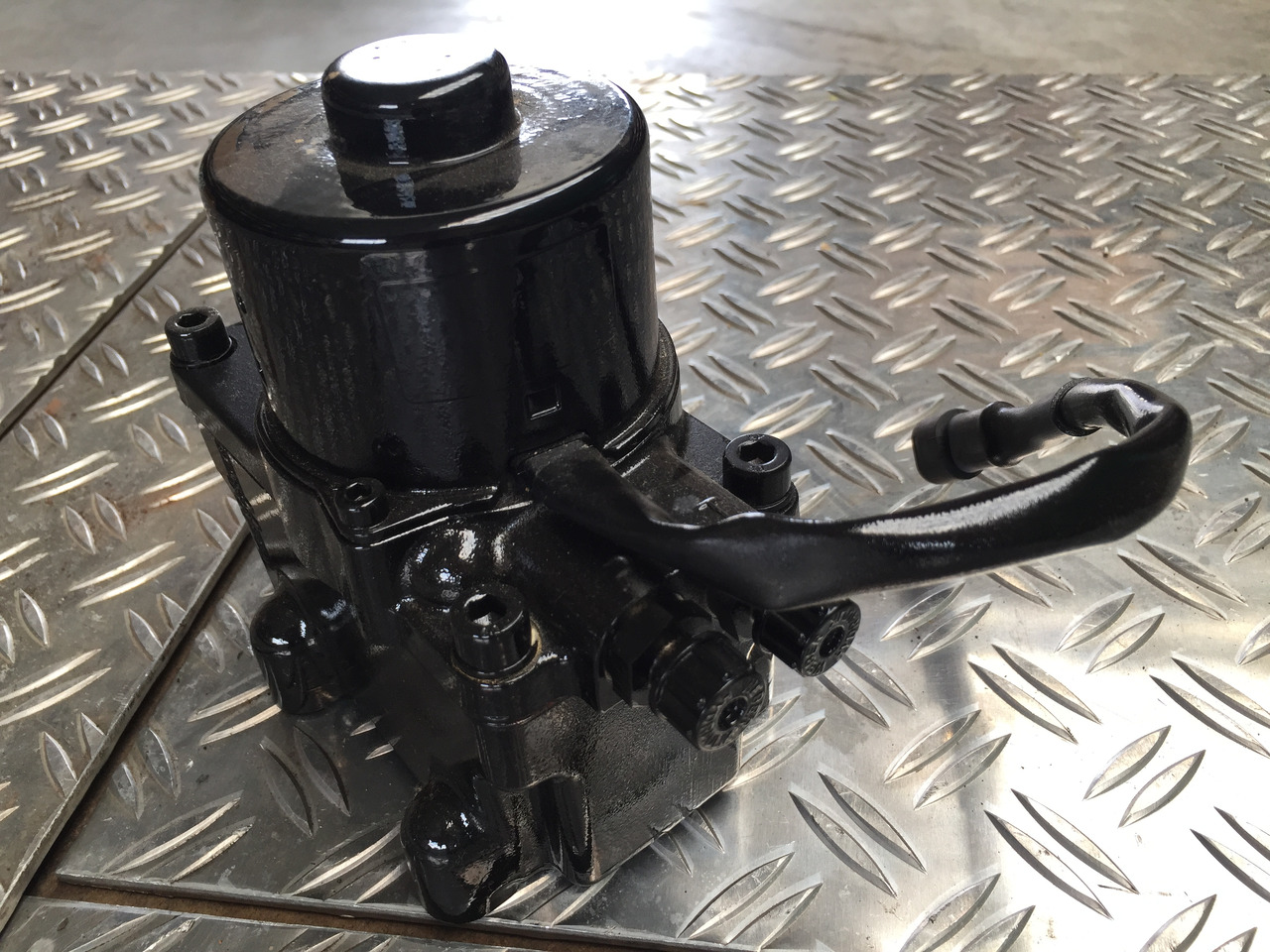 Neuwertige MAN TGA, TGS, TGX Hydraulikpumpe , Artikel - Nr. : 81.41723 - 6122 - Hüdrauliline pump - Veoauto: pilt 4 Neuwertige MAN TGA, TGS, TGX Hydraulikpumpe , Artikel - Nr. : 81.41723 - 6122 - Hüdrauliline pump - Veoauto: pilt 4