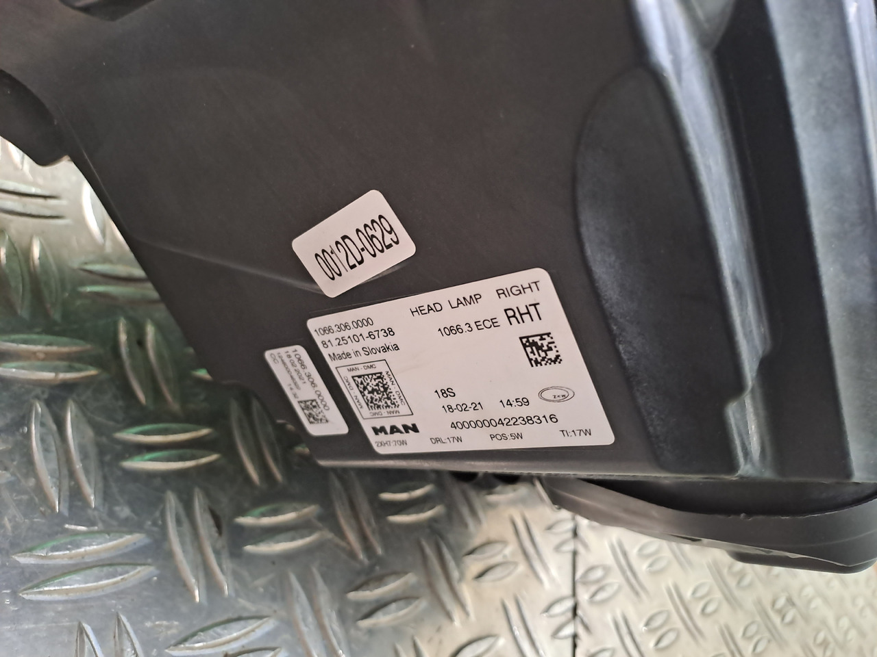 ---Neuwertiger Scheinwerfer und Träger MAN TG3 / TGS / TGX, Artikel - Nr. : 81.25101 - 6738 - Esituled - Veoauto: pilt 2 ---Neuwertiger Scheinwerfer und Träger MAN TG3 / TGS / TGX, Artikel - Nr. : 81.25101 - 6738 - Esituled - Veoauto: pilt 2