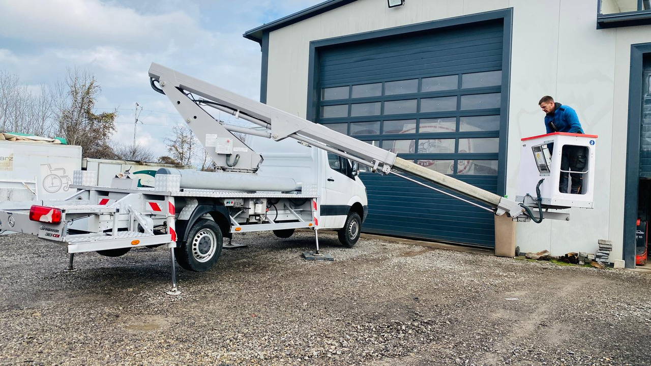 MERCEDES SPRINTER - Veoautolt tõusev platvorm: pilt 2 MERCEDES SPRINTER - Veoautolt tõusev platvorm: pilt 2