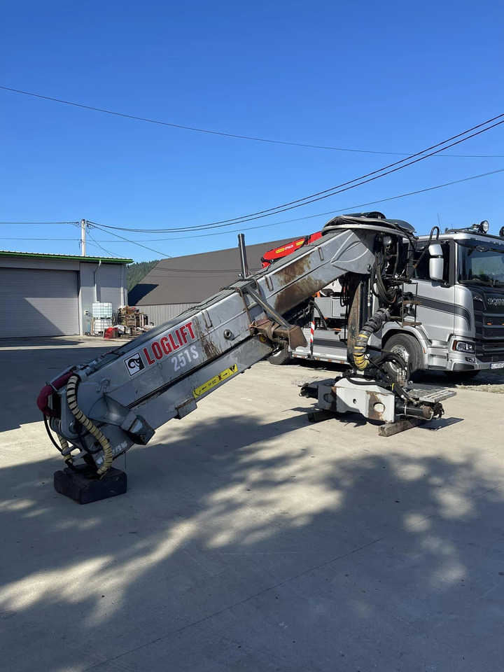 LOGLIFT 251S 88 - Kraana-manipulaator: pilt 1 LOGLIFT 251S 88 - Kraana-manipulaator: pilt 1