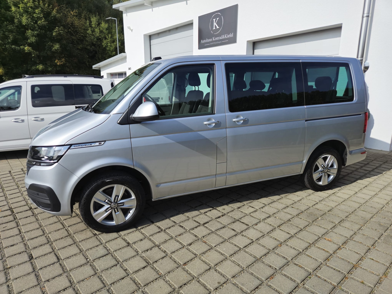 VOLKSWAGEN T6.1 Caravelle 4Motion/Automatik/Kamera/App-Con. - Mikrobuss: pilt 3 VOLKSWAGEN T6.1 Caravelle 4Motion/Automatik/Kamera/App-Con. - Mikrobuss: pilt 3