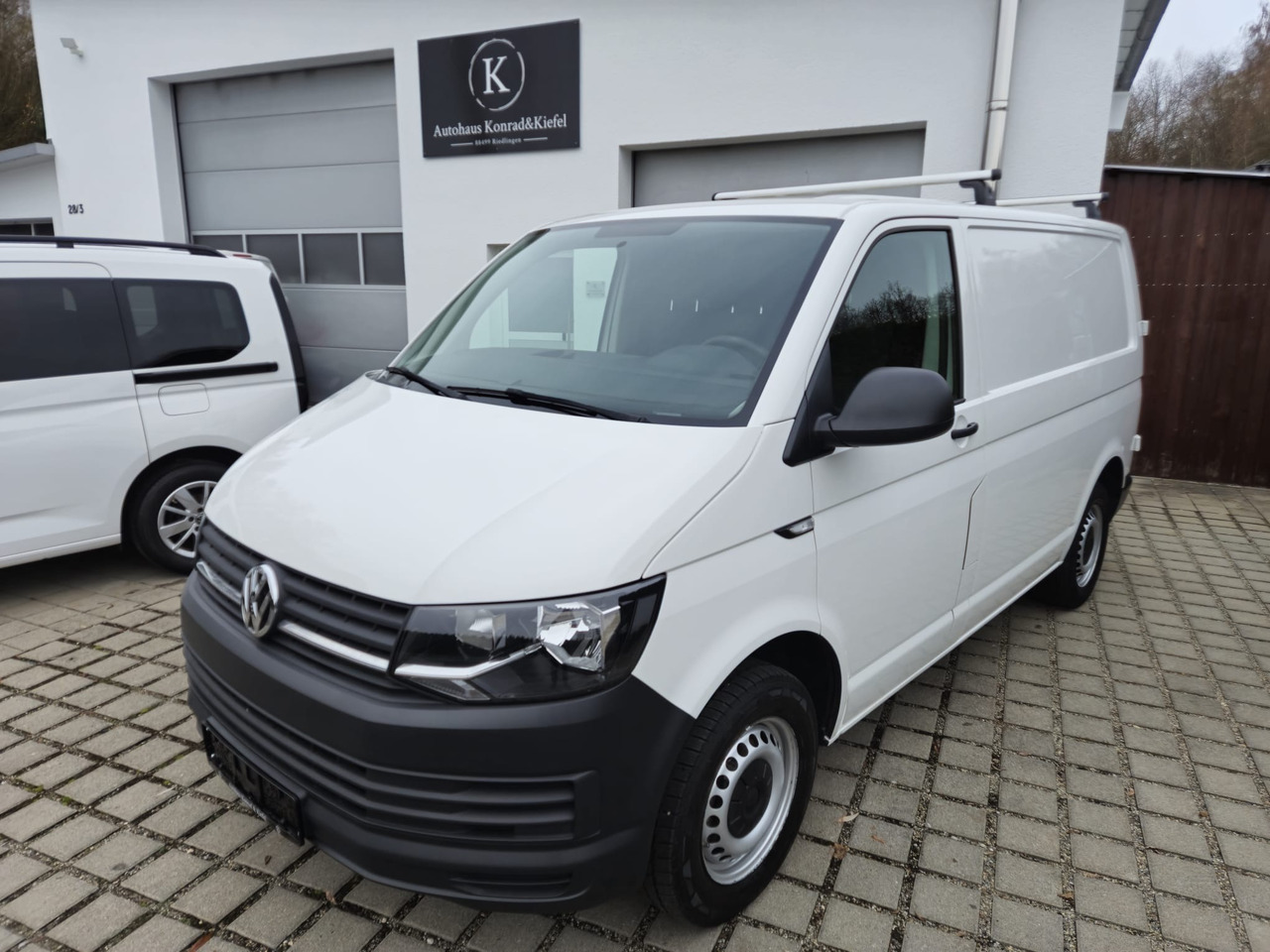 VOLKSWAGEN T6 Transporter Kasten-Kombi Standheizung - Kaubik: pilt 1 VOLKSWAGEN T6 Transporter Kasten-Kombi Standheizung - Kaubik: pilt 1