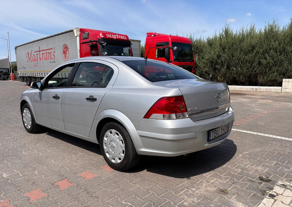 Opel Astra 1.6 Edition - Sedaan: pilt 5 Opel Astra 1.6 Edition - Sedaan: pilt 5