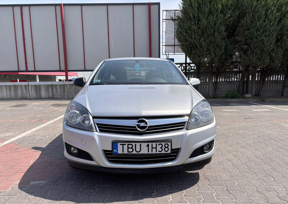 Opel Astra 1.6 Edition - Sedaan: pilt 3 Opel Astra 1.6 Edition - Sedaan: pilt 3