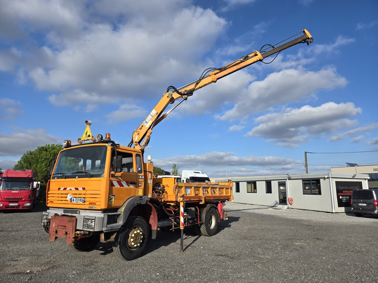 Renault G250 4x4 - Kallurauto, Kraanaga veoauto: pilt 1 Renault G250 4x4 - Kallurauto, Kraanaga veoauto: pilt 1