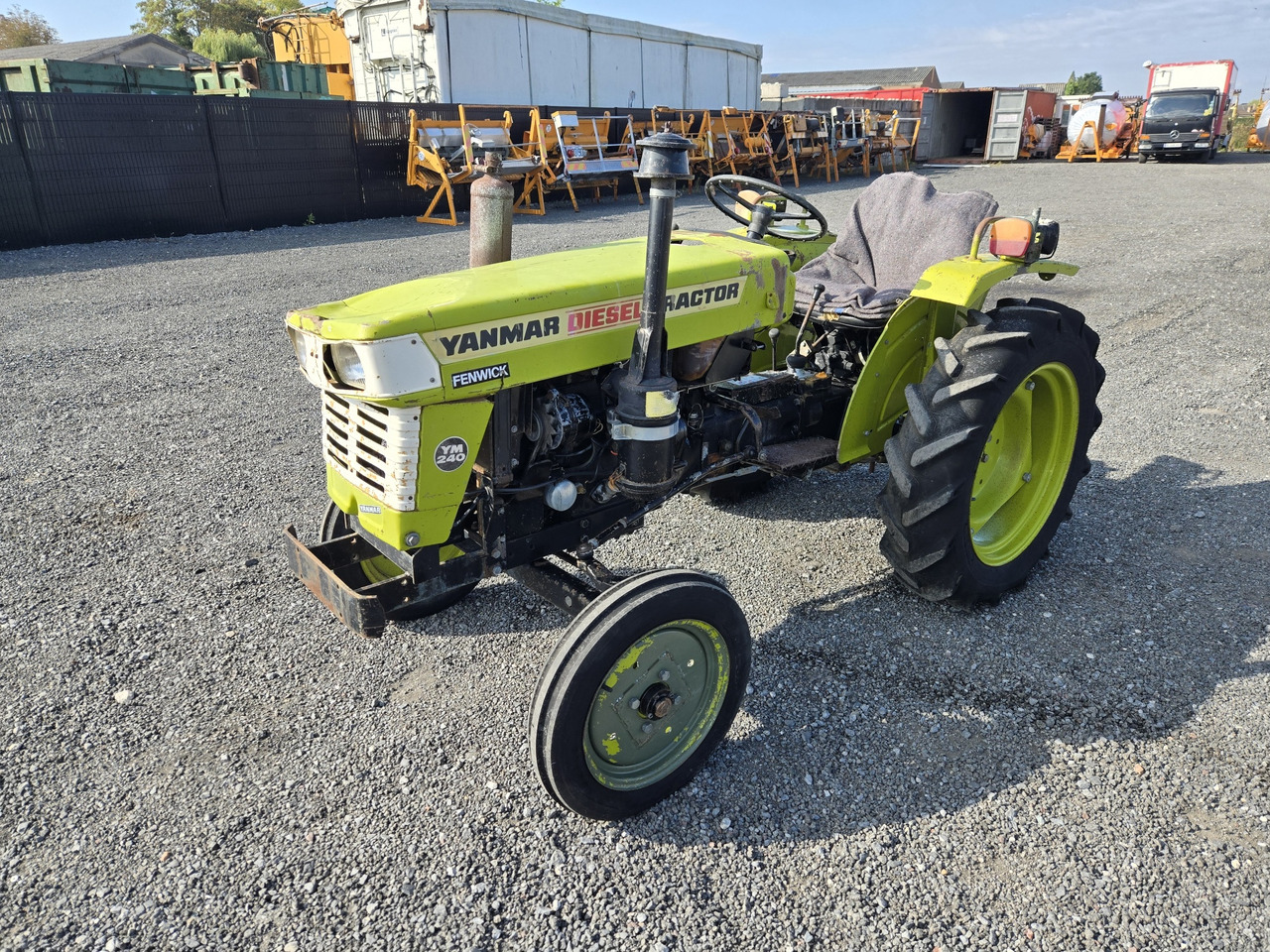 Yanmar YM240 - Väiketraktor: pilt 3 Yanmar YM240 - Väiketraktor: pilt 3