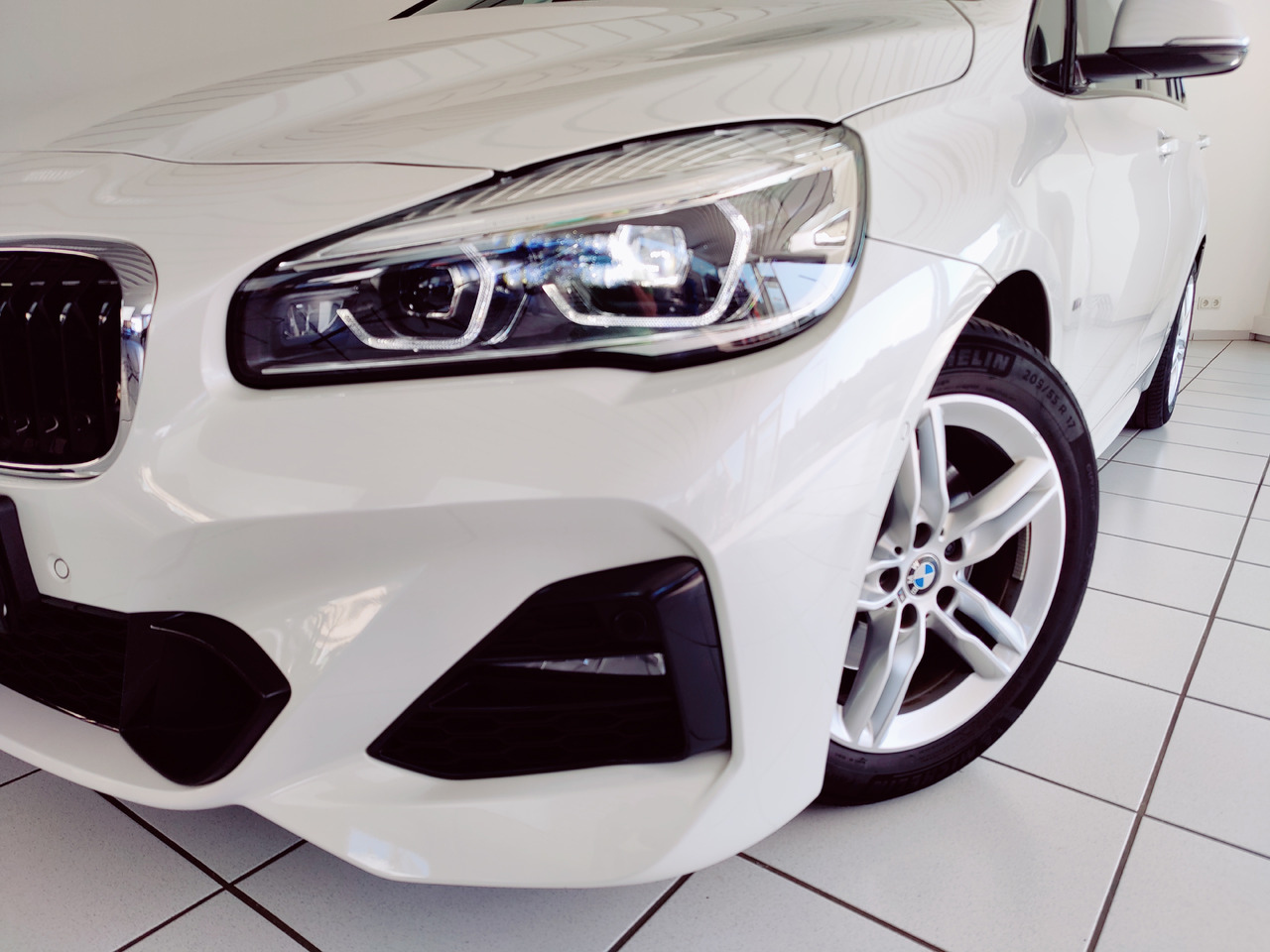 BMW 218 i Gran Tourer M Sport PDC RTTI Navi RüKam LED Apple Android DAB - Universaal: pilt 2 BMW 218 i Gran Tourer M Sport PDC RTTI Navi RüKam LED Apple Android DAB - Universaal: pilt 2