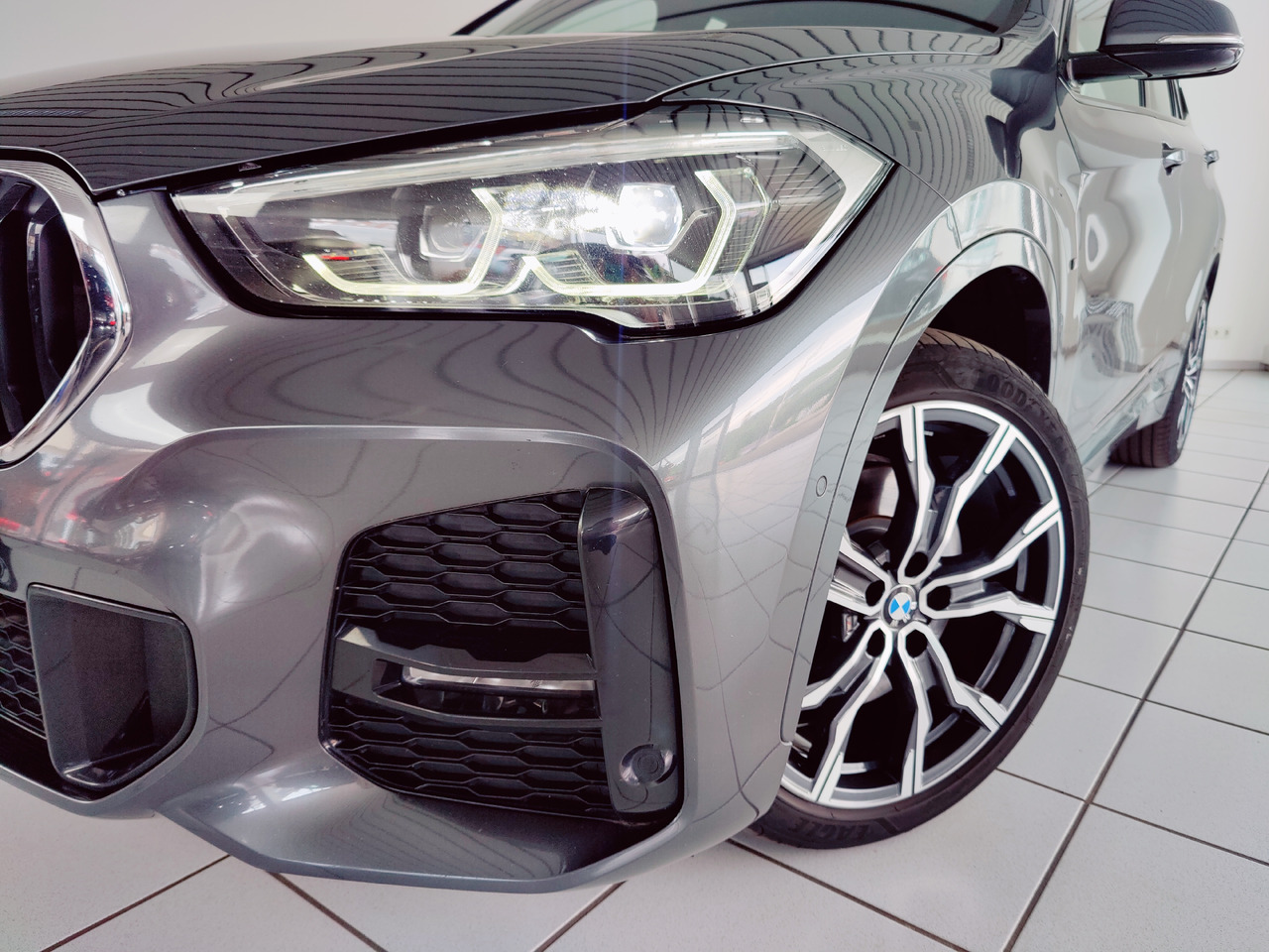 BMW X1 xDrive 20 d M Sport Navi Ambiente PDC SHZ Apple Android - Maastur: pilt 2 BMW X1 xDrive 20 d M Sport Navi Ambiente PDC SHZ Apple Android - Maastur: pilt 2