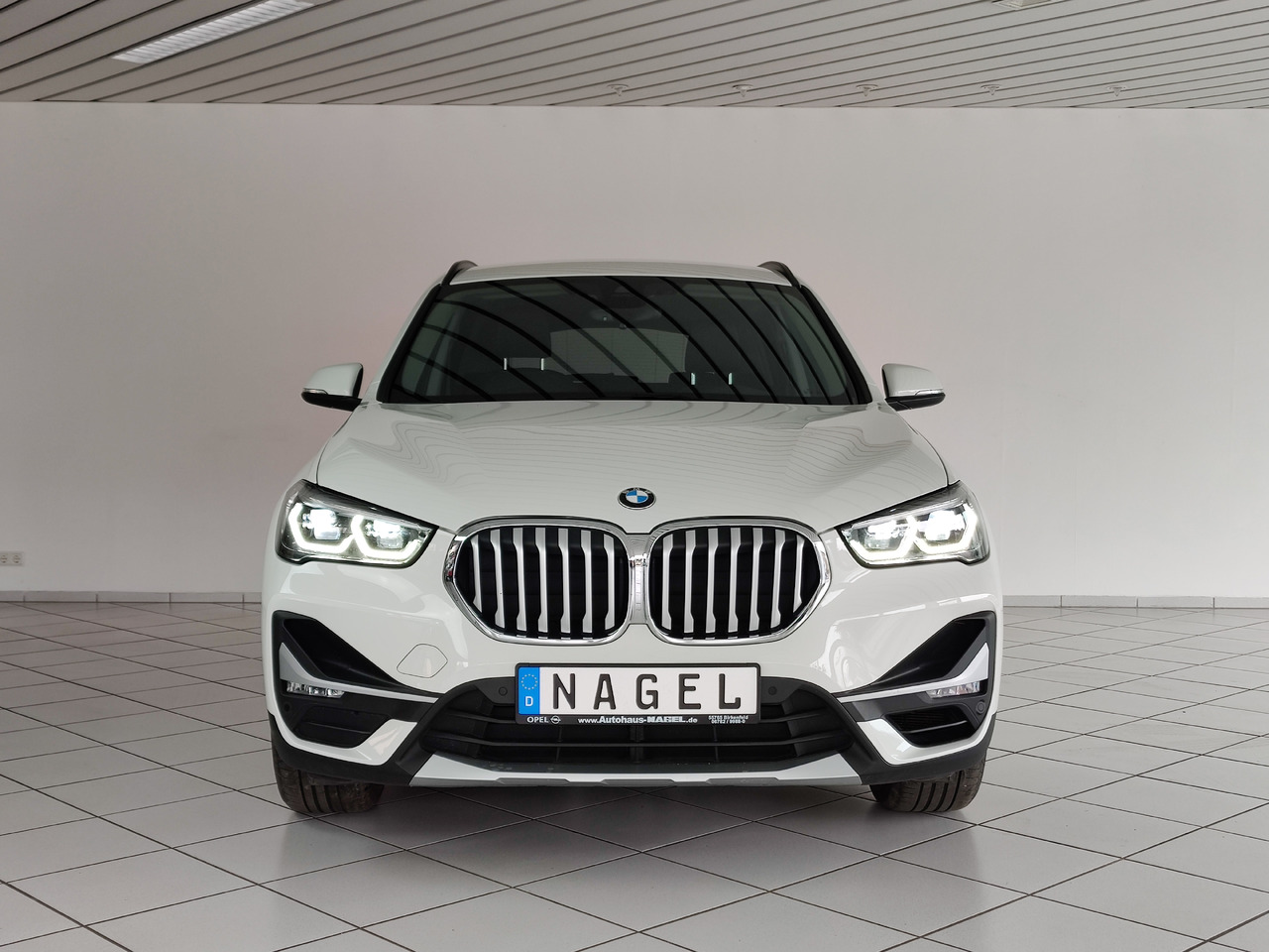 BMW X1 xDrive 20 i xLine Navi Rükam Leder DAB - Maastur: pilt 4 BMW X1 xDrive 20 i xLine Navi Rükam Leder DAB - Maastur: pilt 4