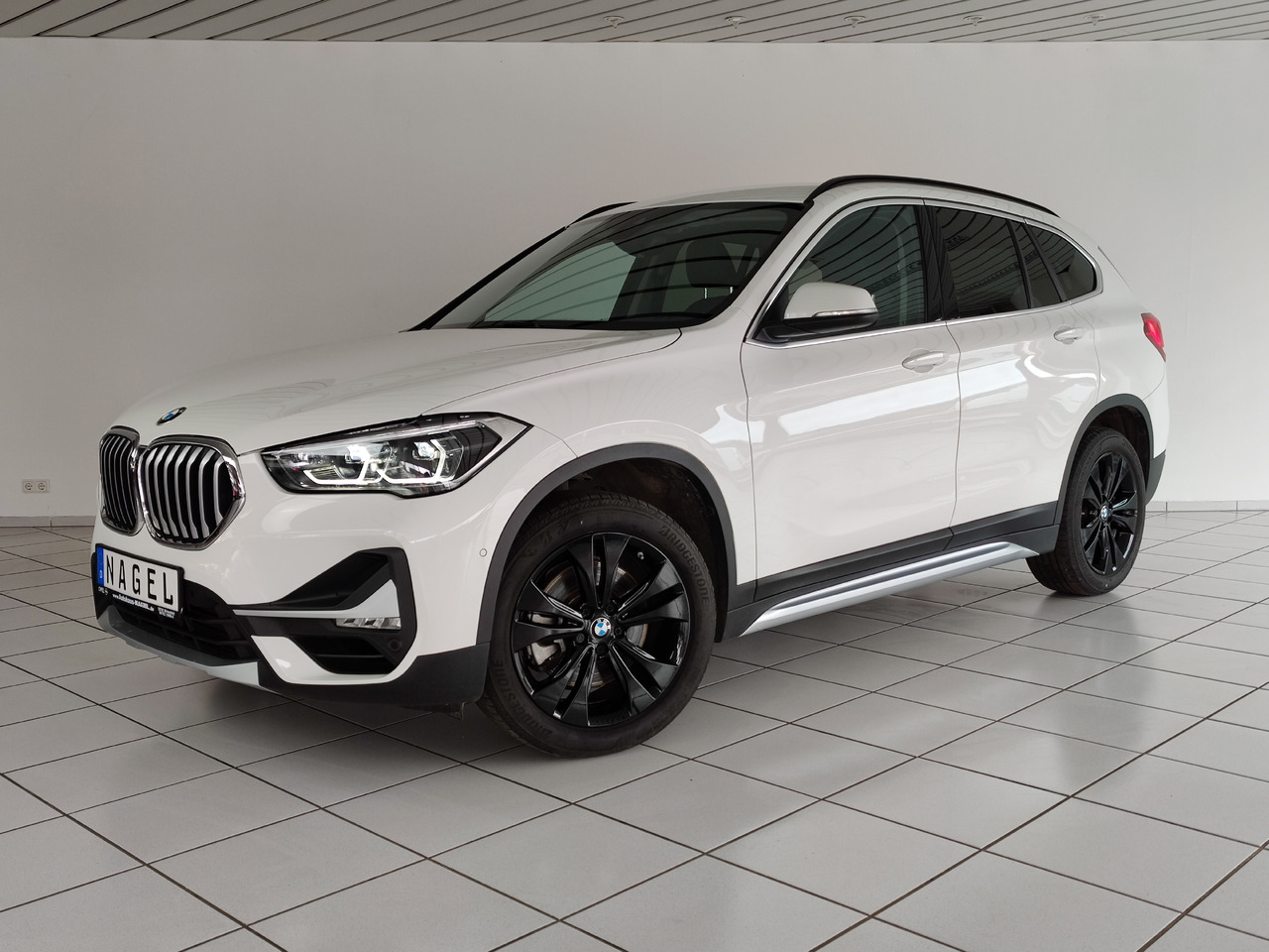 BMW X1 xDrive 20 i xLine Navi Rükam Leder DAB - Maastur: pilt 1 BMW X1 xDrive 20 i xLine Navi Rükam Leder DAB - Maastur: pilt 1