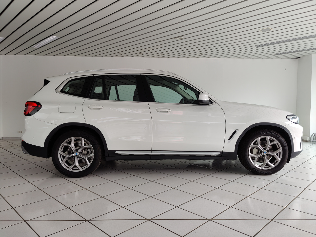 BMW X3 xDrive 30 i Live-Cockpit DAB Leder HiFi Headup - Maastur: pilt 5 BMW X3 xDrive 30 i Live-Cockpit DAB Leder HiFi Headup - Maastur: pilt 5