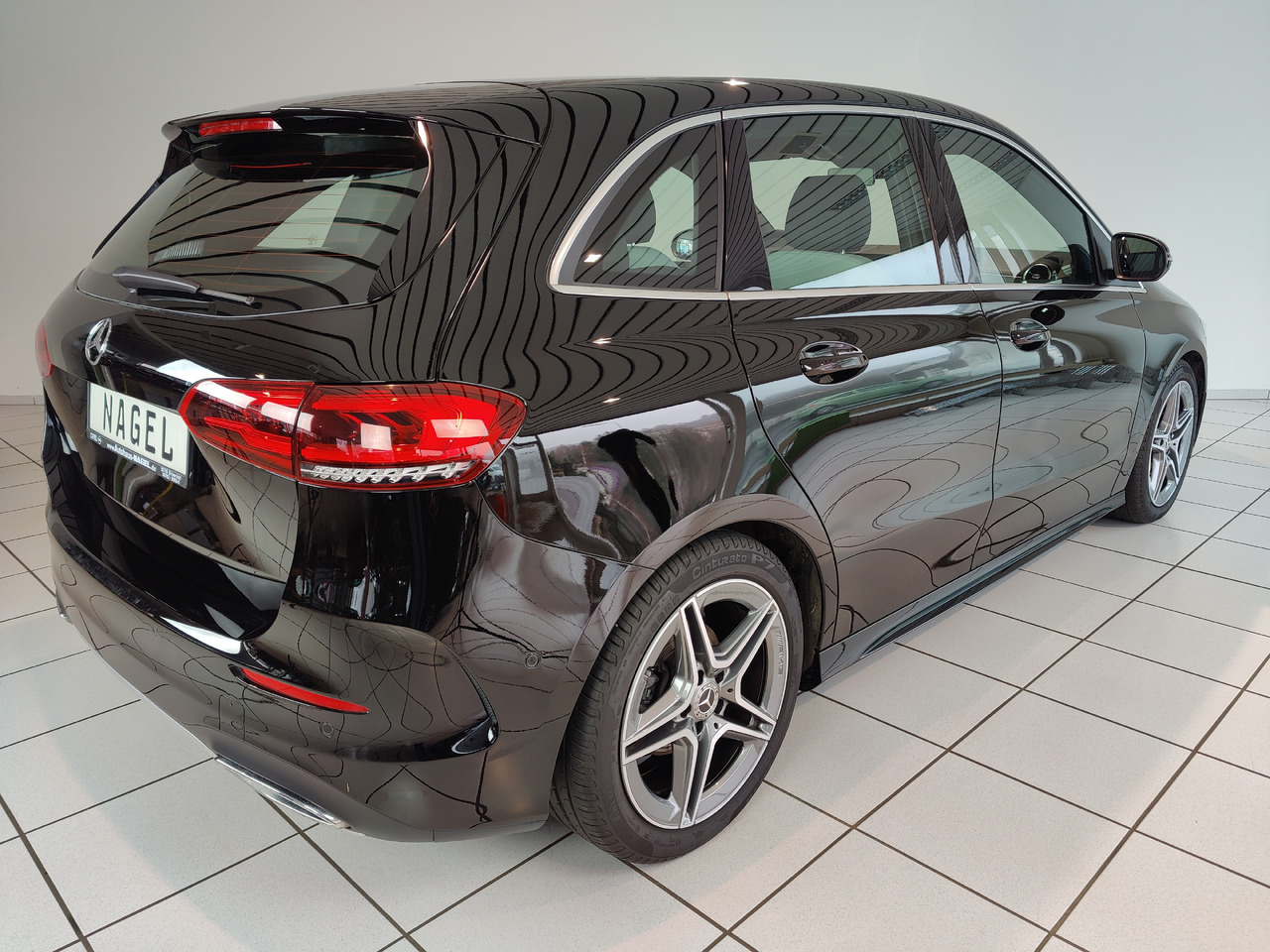 Mercedes-Benz B 200 d 8G-DCT AMG Line Navi LED Sport DAB Rükam - Auto: pilt 4 Mercedes-Benz B 200 d 8G-DCT AMG Line Navi LED Sport DAB Rükam - Auto: pilt 4