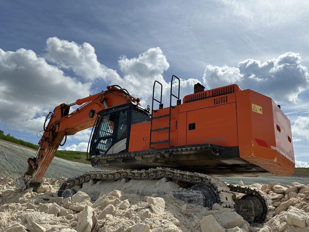 HITACHI ZX690LCR-6 - Lintekskavaator: pilt 3 HITACHI ZX690LCR-6 - Lintekskavaator: pilt 3