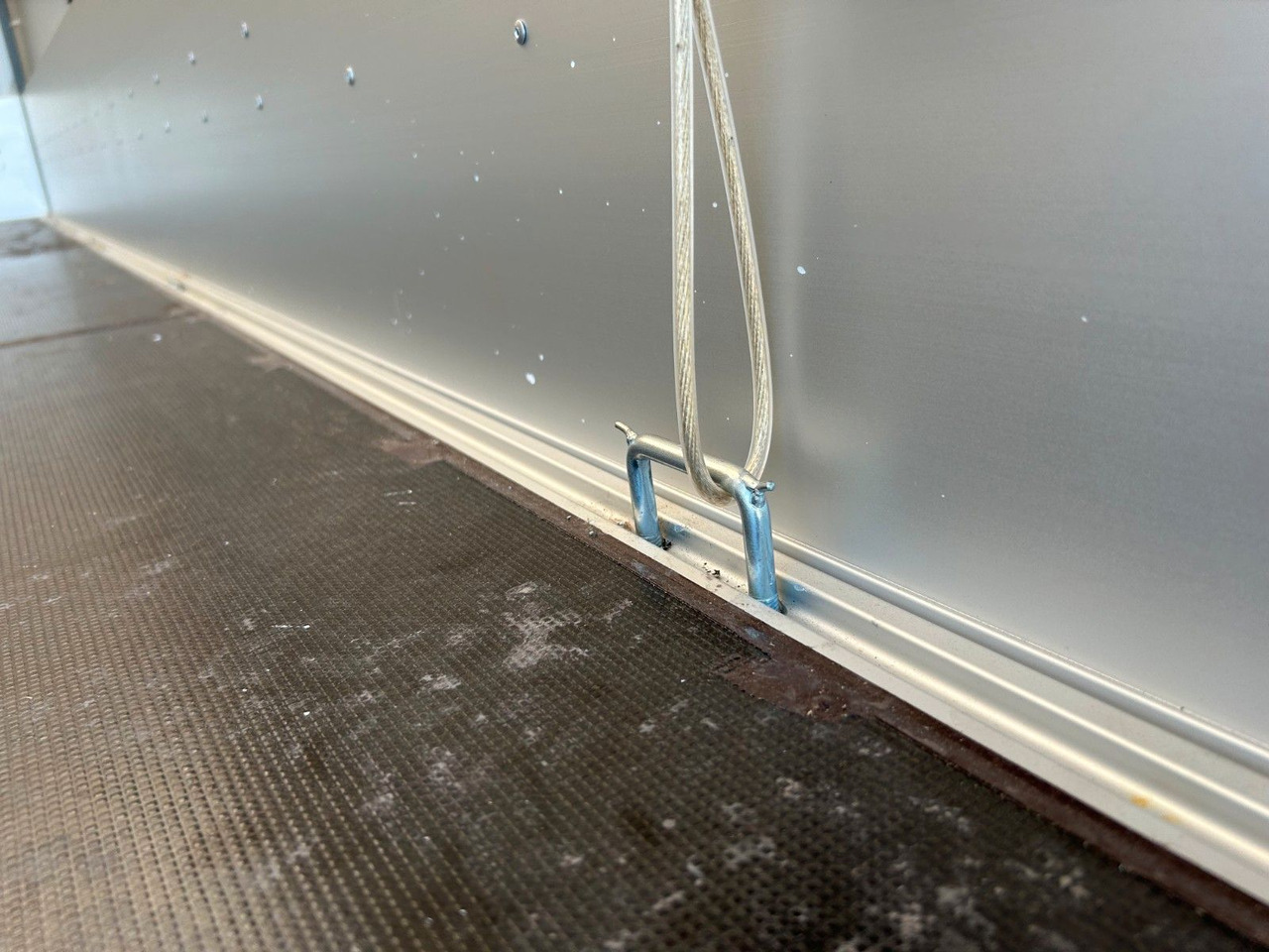 Fiat DUCATO XLWB MAXI Pritsche+Plane - Tent tarbesõiduk: pilt 4 Fiat DUCATO XLWB MAXI Pritsche+Plane - Tent tarbesõiduk: pilt 4