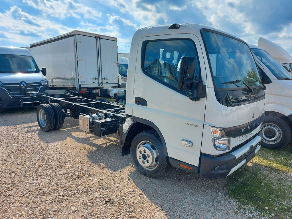 Mitsubishi Canter Fuso Fahrgestell mit wählbar Aufbau - Kabiinišassiiga veoauto: pilt 2 Mitsubishi Canter Fuso Fahrgestell mit wählbar Aufbau - Kabiinišassiiga veoauto: pilt 2