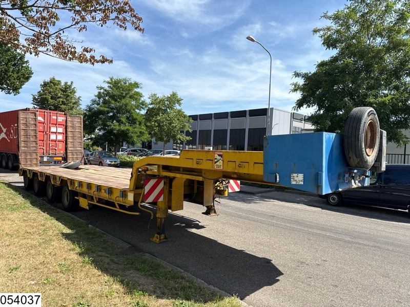 ACTM Lowbed 70.000 KG, 2,5mtr + 2x 0,35 mtr - Madal platvormpoolhaagis: pilt 4 ACTM Lowbed 70.000 KG, 2,5mtr + 2x 0,35 mtr - Madal platvormpoolhaagis: pilt 4