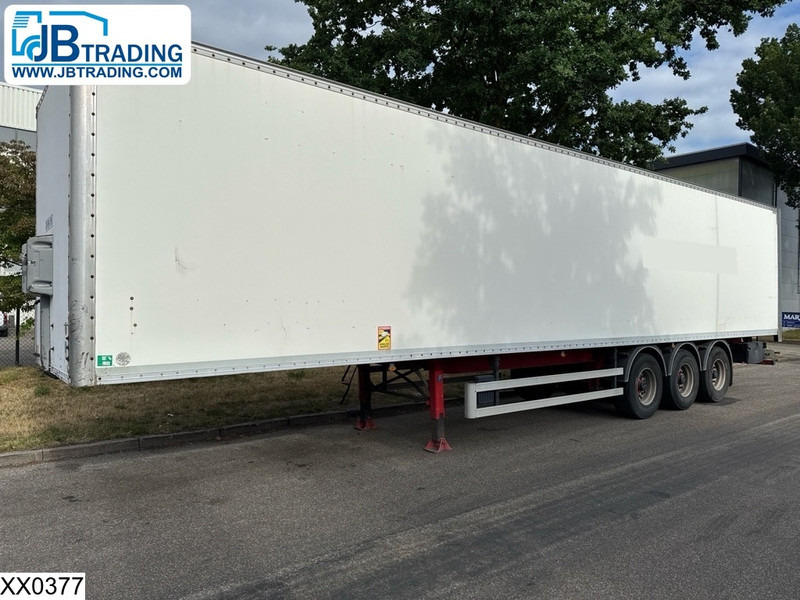 Fruehauf gesloten bak - Furgoonpoolhaagis: pilt 1 Fruehauf gesloten bak - Furgoonpoolhaagis: pilt 1