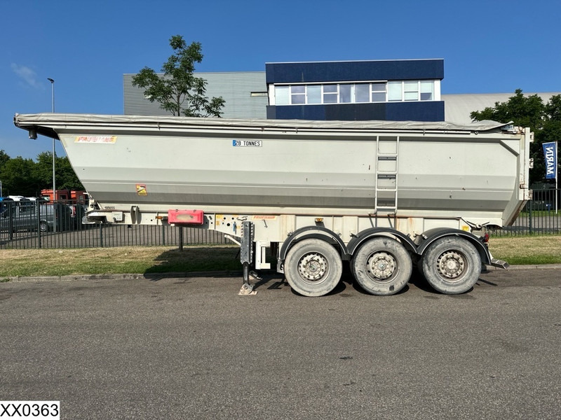 Fruehauf kipper - Kallur-poolhaagis: pilt 2 Fruehauf kipper - Kallur-poolhaagis: pilt 2