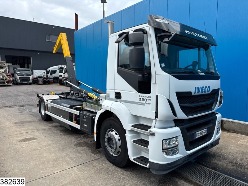 Iveco Stralis 330 CNG Unused, EURO 6, Retarder, Palfinger - Konkstõstukiga veoauto: pilt 3 Iveco Stralis 330 CNG Unused, EURO 6, Retarder, Palfinger - Konkstõstukiga veoauto: pilt 3