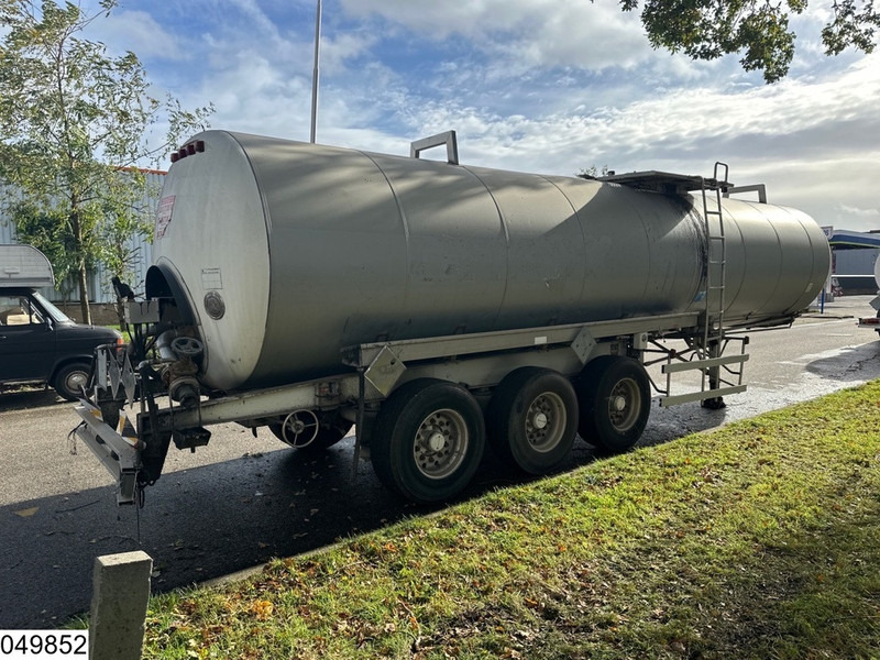 Magyar Bitum 30000 Liter, 1 Compartment - Tsistern poolhaagis: pilt 2 Magyar Bitum 30000 Liter, 1 Compartment - Tsistern poolhaagis: pilt 2
