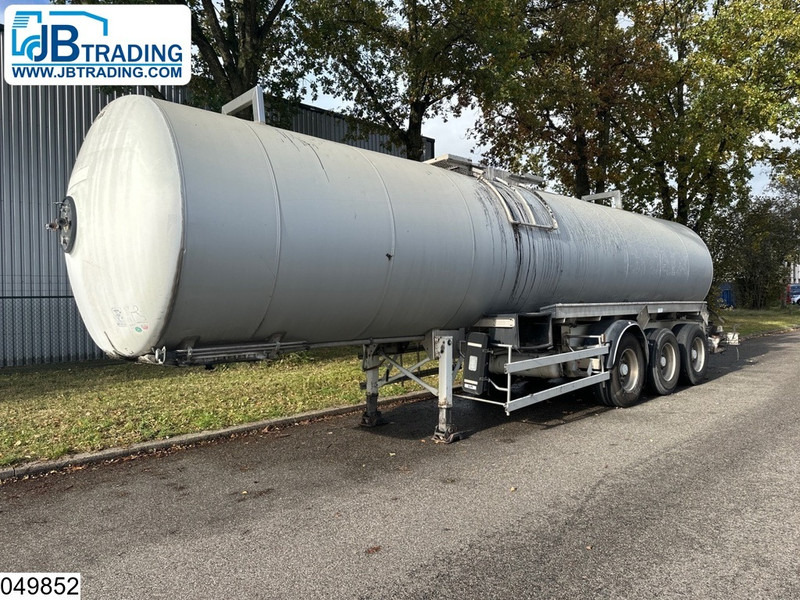 Magyar Bitum 30000 Liter, 1 Compartment - Tsistern poolhaagis: pilt 1 Magyar Bitum 30000 Liter, 1 Compartment - Tsistern poolhaagis: pilt 1