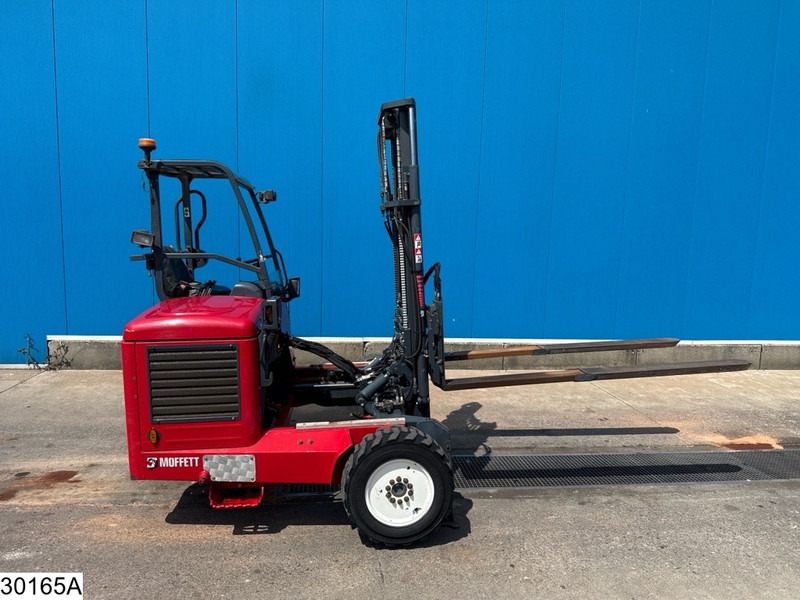 Moffett M5 20.4 1889 Hr, 26.1 kW - Diiseltõstuk: pilt 2 Moffett M5 20.4 1889 Hr, 26.1 kW - Diiseltõstuk: pilt 2