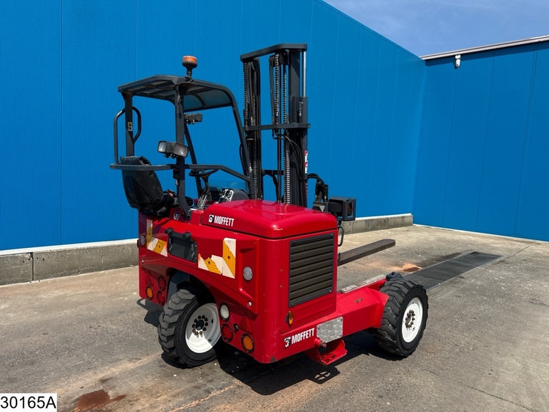 Moffett M5 20.4 1889 Hr, 26.1 kW - Diiseltõstuk: pilt 4 Moffett M5 20.4 1889 Hr, 26.1 kW - Diiseltõstuk: pilt 4