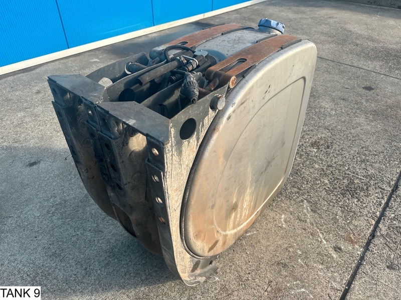 Universeel AdBlue Tank - Kütusepaak: pilt 2 Universeel AdBlue Tank - Kütusepaak: pilt 2