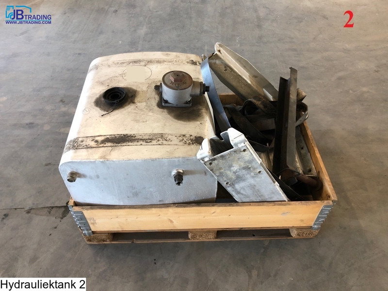 Universeel Hydraulic tank, 210 Liter - Hüdrauliline paak: pilt 1 Universeel Hydraulic tank, 210 Liter - Hüdrauliline paak: pilt 1