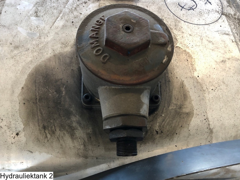 Universeel Hydraulic tank, 210 Liter - Hüdrauliline paak: pilt 5 Universeel Hydraulic tank, 210 Liter - Hüdrauliline paak: pilt 5