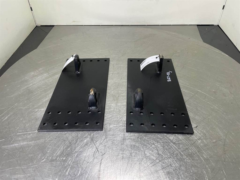 Aanlasoren Landbouw - Adapter plate/Adapterplatte - Kiirühendus - Ehitusmasinad: pilt 1 Aanlasoren Landbouw - Adapter plate/Adapterplatte - Kiirühendus - Ehitusmasinad: pilt 1
