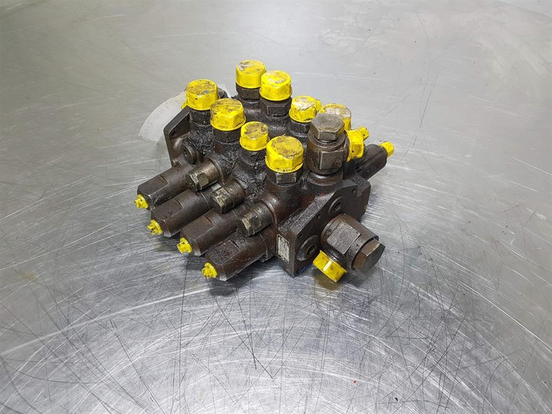 Ahlmann 4198097A/4108707A-Nordhydraulic RM-204/95-33-Valve - Hüdraulika - Ehitusmasinad: pilt 2 Ahlmann 4198097A/4108707A-Nordhydraulic RM-204/95-33-Valve - Hüdraulika - Ehitusmasinad: pilt 2