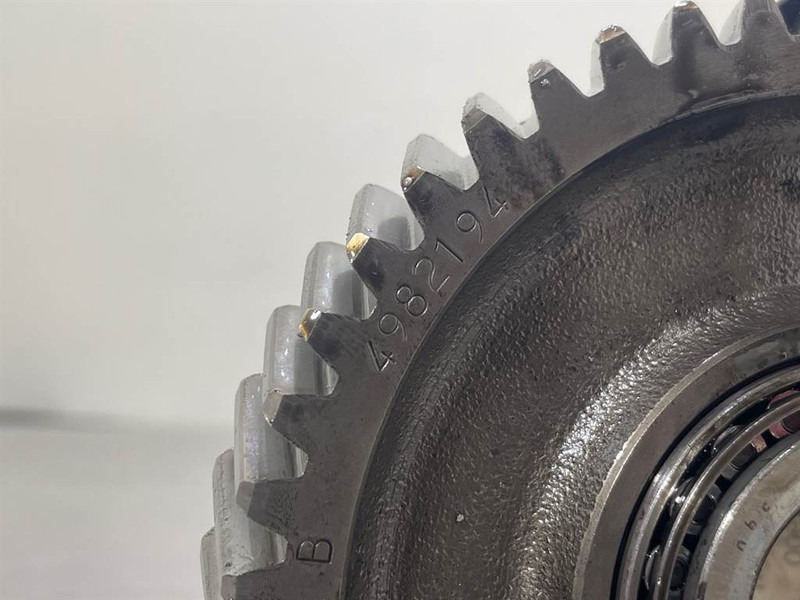 Ahlmann AS900-Cummins B3.3T-4982194-Idler gear - Mootor - Ehitusmasinad: pilt 3 Ahlmann AS900-Cummins B3.3T-4982194-Idler gear - Mootor - Ehitusmasinad: pilt 3