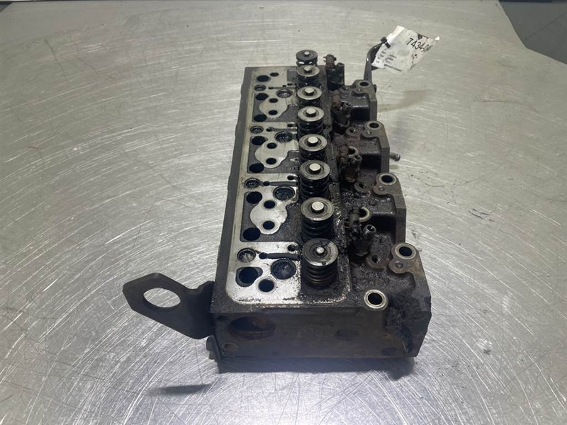 Ahlmann AS900-Cummins B3.3T-Cylinder head/Zylinderköpf - Mootor - Ehitusmasinad: pilt 3 Ahlmann AS900-Cummins B3.3T-Cylinder head/Zylinderköpf - Mootor - Ehitusmasinad: pilt 3