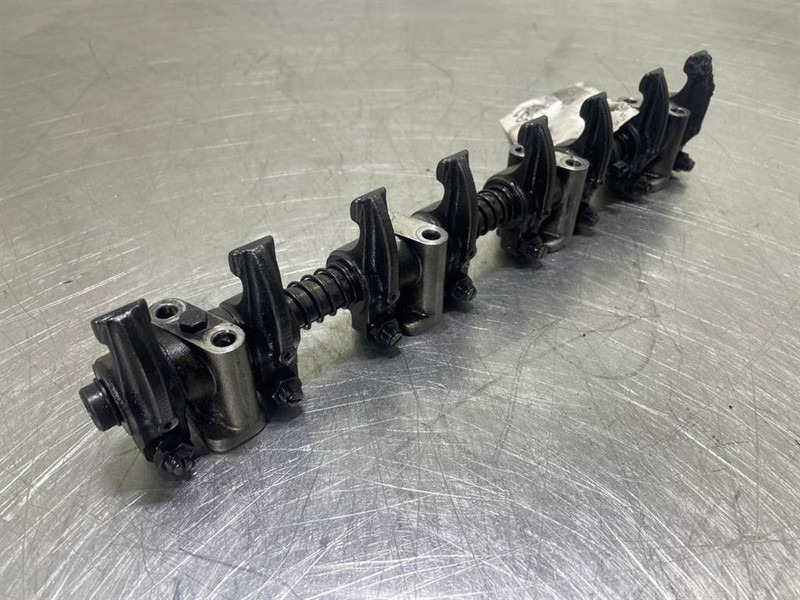 Ahlmann AS900-Cummins B3.3T-Rocker arm assembly - Mootor - Ehitusmasinad: pilt 3 Ahlmann AS900-Cummins B3.3T-Rocker arm assembly - Mootor - Ehitusmasinad: pilt 3