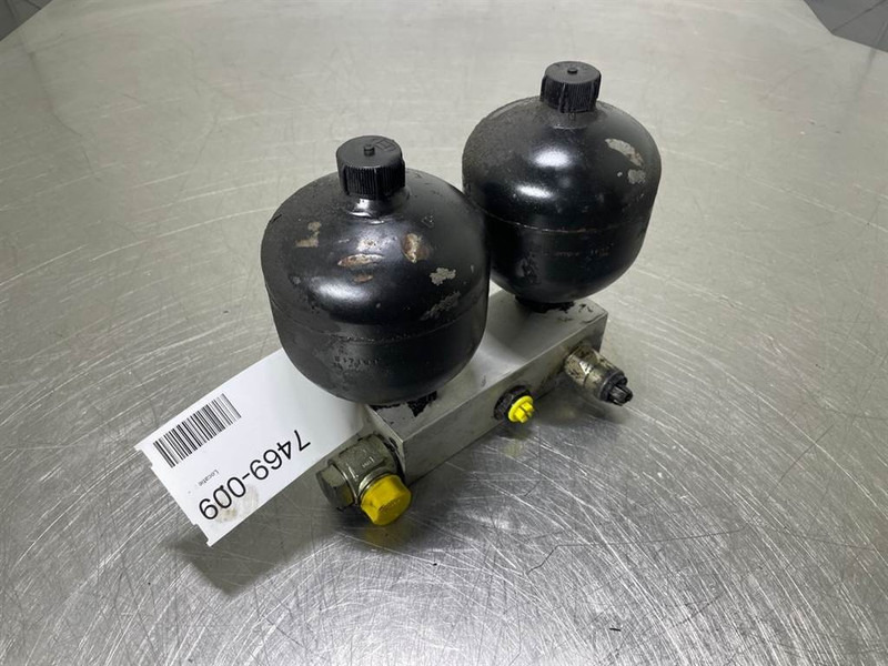 Ahlmann AZ85-4108214A/4108213A-Stabilising module - Hüdraulika - Ehitusmasinad: pilt 2 Ahlmann AZ85-4108214A/4108213A-Stabilising module - Hüdraulika - Ehitusmasinad: pilt 2