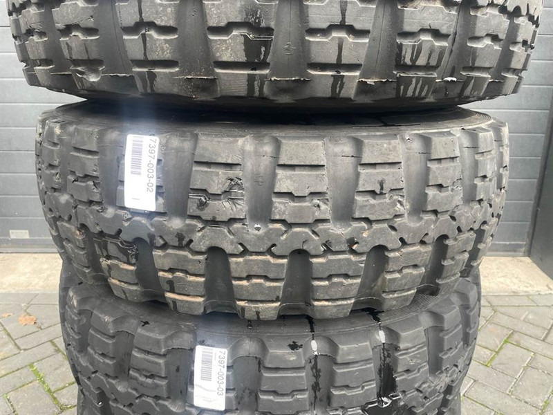 Atlas AR65-Continental 12.5R20-Tire/Reifen/Band - Rehvid ja veljed - Ehitusmasinad: pilt 5 Atlas AR65-Continental 12.5R20-Tire/Reifen/Band - Rehvid ja veljed - Ehitusmasinad: pilt 5