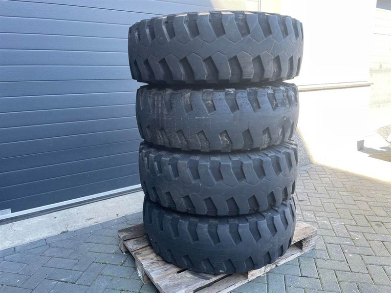 Atlas AR65-Michelin 335/80R20 (12.5R20)-Tire/Reifen/Band - Rehvid ja veljed - Ehitusmasinad: pilt 3 Atlas AR65-Michelin 335/80R20 (12.5R20)-Tire/Reifen/Band - Rehvid ja veljed - Ehitusmasinad: pilt 3