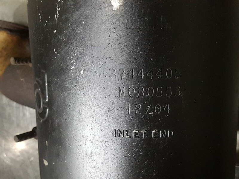 Case 621D-Donaldson 87444405-Exhaust/Auspuff/Uitlaat - Mootor - Ehitusmasinad: pilt 4 Case 621D-Donaldson 87444405-Exhaust/Auspuff/Uitlaat - Mootor - Ehitusmasinad: pilt 4