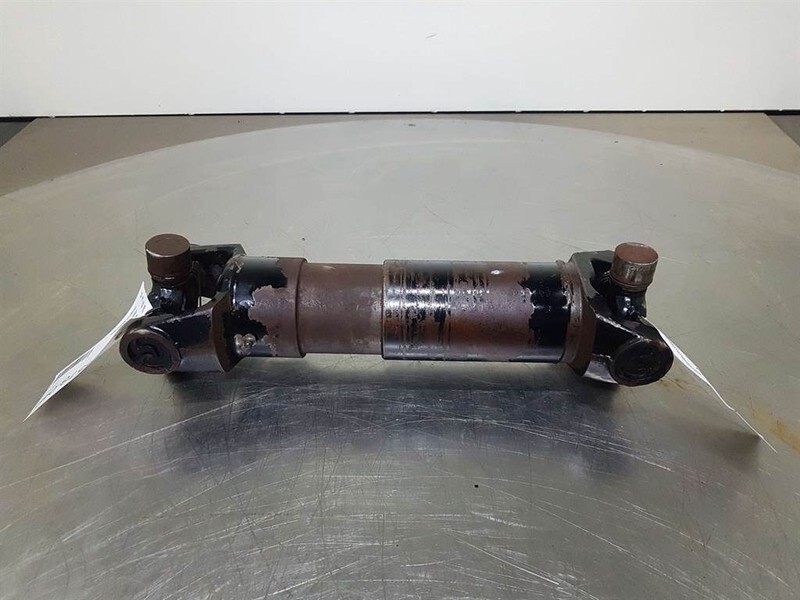 Case 621D - Propshaft/Gelenkwelle/Cardanas - Telg ja varuosad - Ehitusmasinad: pilt 1 Case 621D - Propshaft/Gelenkwelle/Cardanas - Telg ja varuosad - Ehitusmasinad: pilt 1