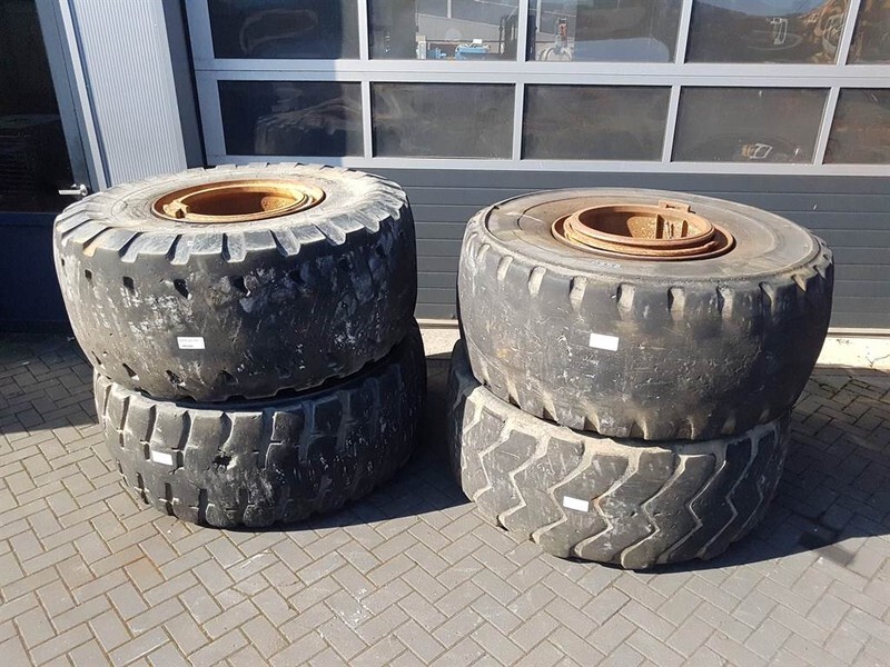 Case 921C-Michelin 26.5R25-Tire/Reifen/Band - Rehvid ja veljed - Ehitusmasinad: pilt 2 Case 921C-Michelin 26.5R25-Tire/Reifen/Band - Rehvid ja veljed - Ehitusmasinad: pilt 2