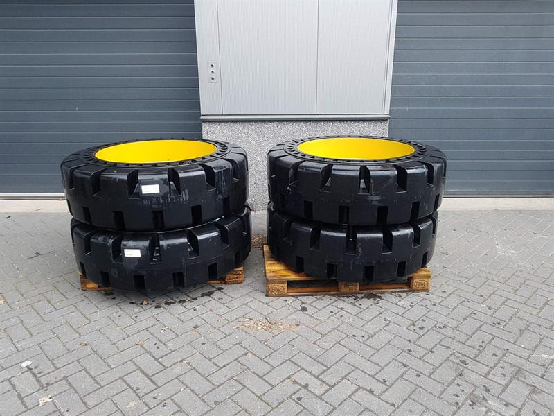 Cat 910/914 - 447-1131 - Tyre/Reifen/Band - Rehvid ja veljed - Ehitusmasinad: pilt 1 Cat 910/914 - 447-1131 - Tyre/Reifen/Band - Rehvid ja veljed - Ehitusmasinad: pilt 1