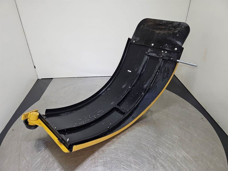Cat 924-219-6911-Mud guard/Kotfluegel/Spatbord - Raam/ Konstruktsioon - Ehitusmasinad: pilt 3 Cat 924-219-6911-Mud guard/Kotfluegel/Spatbord - Raam/ Konstruktsioon - Ehitusmasinad: pilt 3
