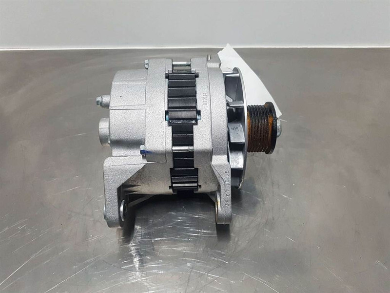 Cummins QSB5.9C-24V 70A-Alternator/Lichtmaschine/Dynamo - Mootor - Ehitusmasinad: pilt 2 Cummins QSB5.9C-24V 70A-Alternator/Lichtmaschine/Dynamo - Mootor - Ehitusmasinad: pilt 2