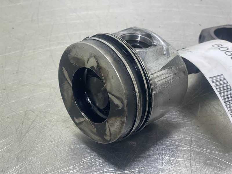 Deutz TD2011L04I - Piston/Kolben/Zuiger - Mootor - Ehitusmasinad: pilt 2 Deutz TD2011L04I - Piston/Kolben/Zuiger - Mootor - Ehitusmasinad: pilt 2