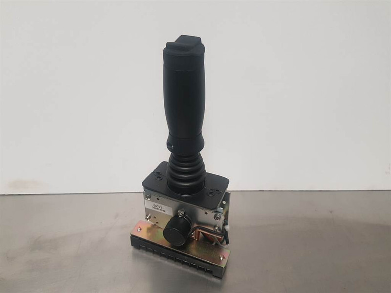 Genie 56773GT - Joystick/Steuergriff/Bedieningshendel - Elektrisüsteem - Ehitusmasinad: pilt 2 Genie 56773GT - Joystick/Steuergriff/Bedieningshendel - Elektrisüsteem - Ehitusmasinad: pilt 2
